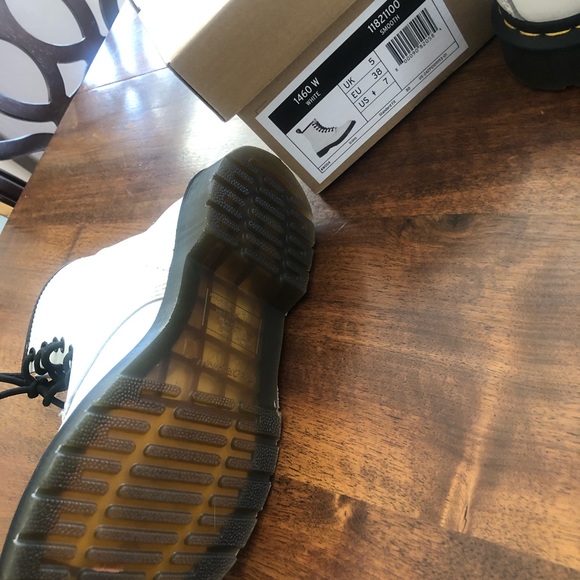 Like new size 7 - Picture 2 of 2